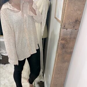 Rachel Zoe light pink leopard print Long Sleeve Blouse size large